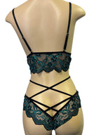 Phalin Women's Solid Green Lace Lingerie Set